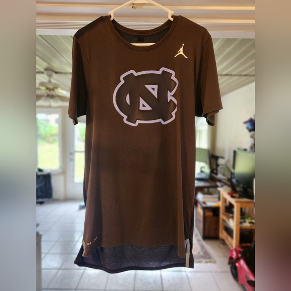 Nike Dri-Fit North Carolina Shirt Size Small - Picture 1 of 4